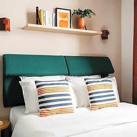 Edgar Auteuil - Le Marois Aparthotel 4*